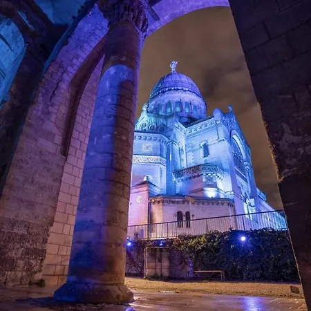 Tatil Evi Fritz Proche Gare Sncf De Tours, Bus Et Taxi Tours