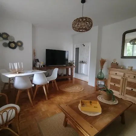 Tatil Evi Fritz Proche Gare Sncf De Tours, Bus Et Taxi