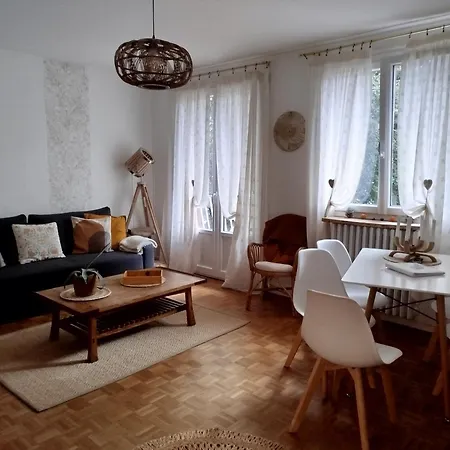 Fritz Proche Gare Sncf De Tours, Bus Et Taxi