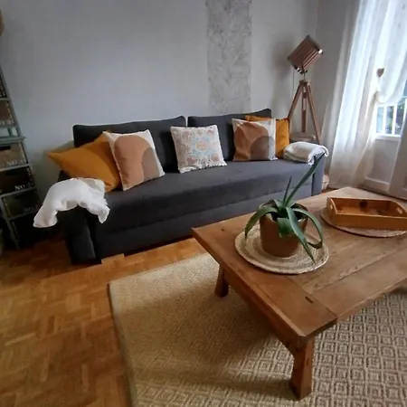 Fritz Proche Gare Sncf De Tours, Bus Et Taxi Тур