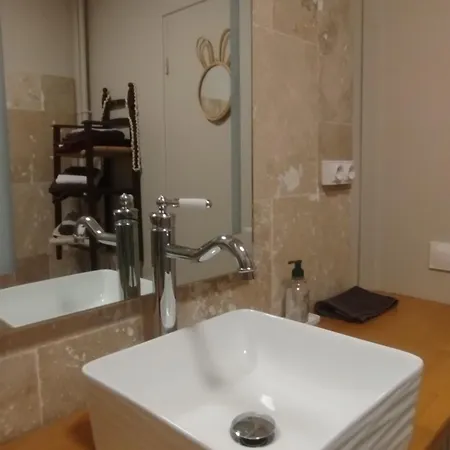 Tatil Evi Fritz Proche Gare Sncf De Tours, Bus Et Taxi