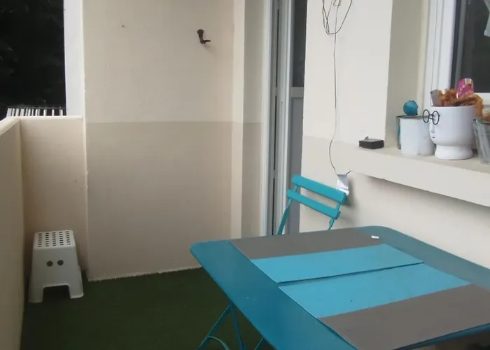 Fritz Proche Gare Sncf De Tours, Bus Et Taxi *