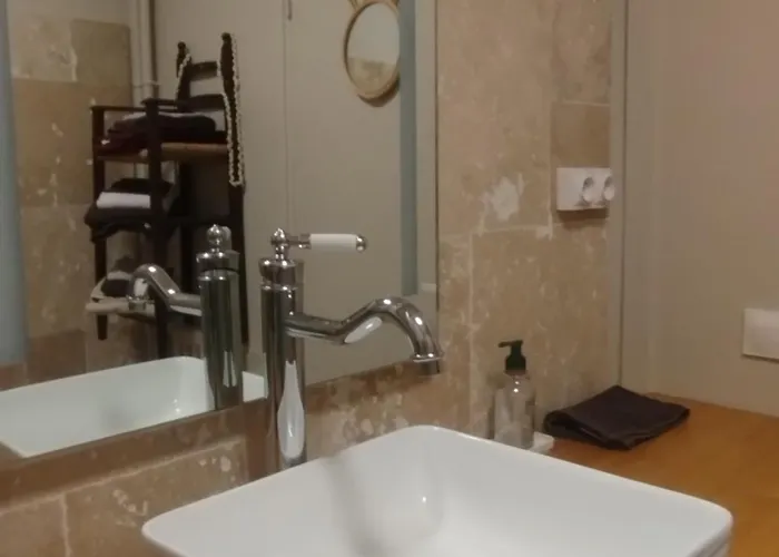 Дом отдыха Fritz Proche Gare Sncf De Tours, Bus Et Taxi